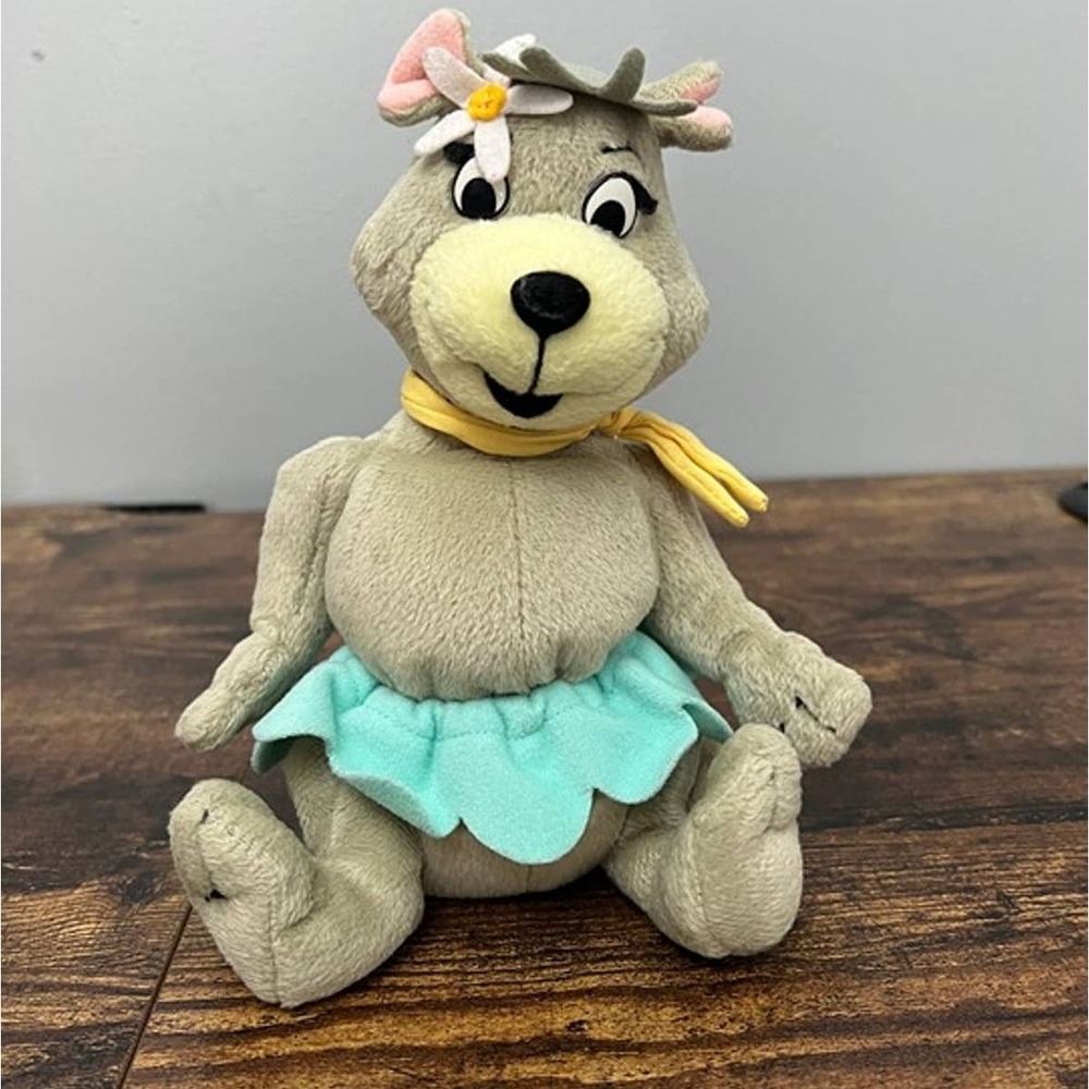 Vintage Hanna-Barbera Yogi Bear Cindy Bear Beanie Plush Toy